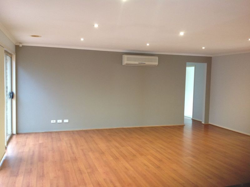 7 Willowbank Place, Cranbourne East VIC 3977