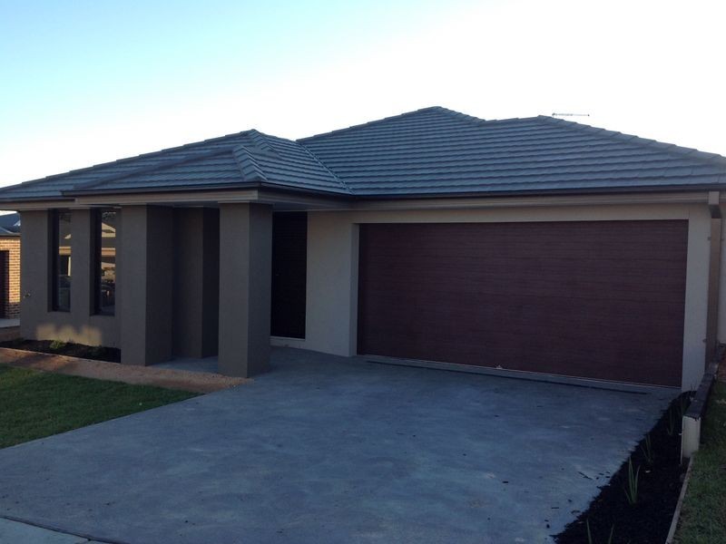 1/19 Cotswold Crescent, Officer VIC 3809