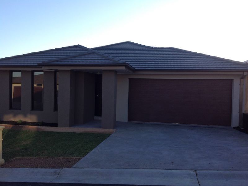 1/19 Cotswold Crescent, Officer VIC 3809