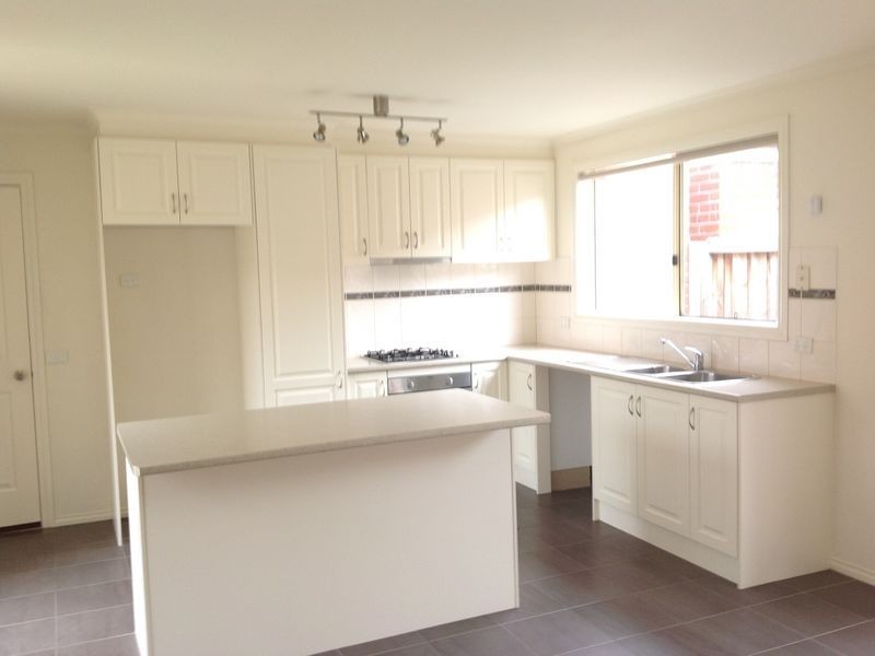 3 McCallum Drive, Cranbourne East VIC 3977