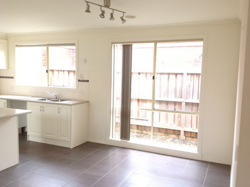 3 McCallum Drive, Cranbourne East VIC 3977