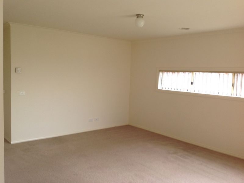 3 McCallum Drive, Cranbourne East VIC 3977