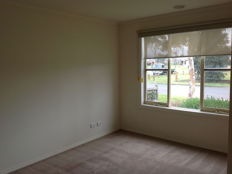 3 McCallum Drive, Cranbourne East VIC 3977