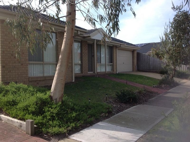 21/17 Coco Parade, Skye VIC 3977