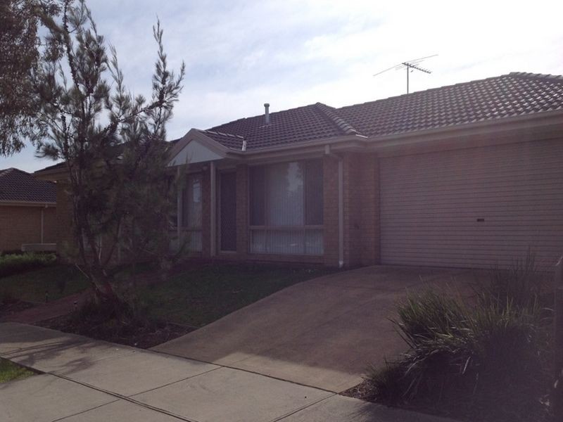 21/17 Coco Parade, Skye VIC 3977
