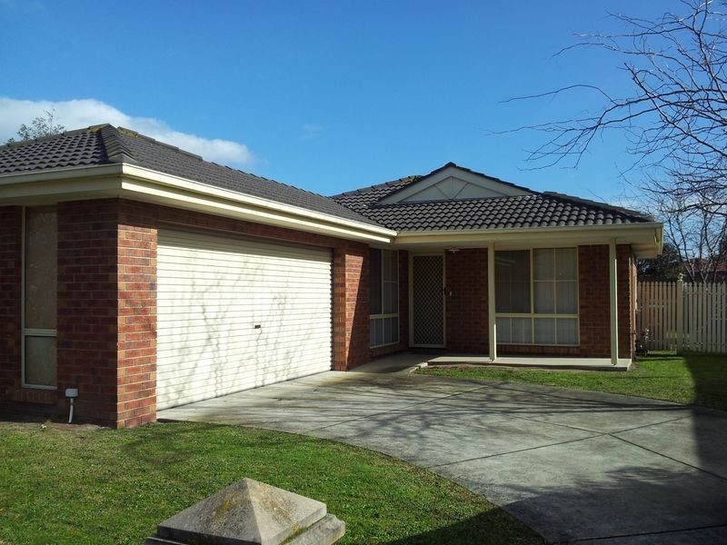 15 Michelle Drive, Berwick VIC 3806