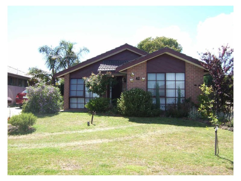42 Coolong Avenue, Berwick VIC 3806