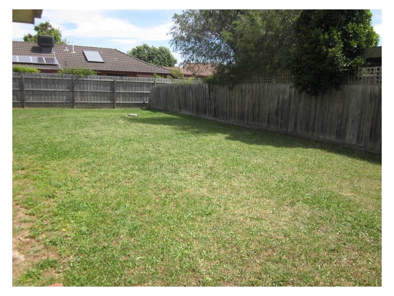 18 Leonie Court, Narre Warren VIC 3805