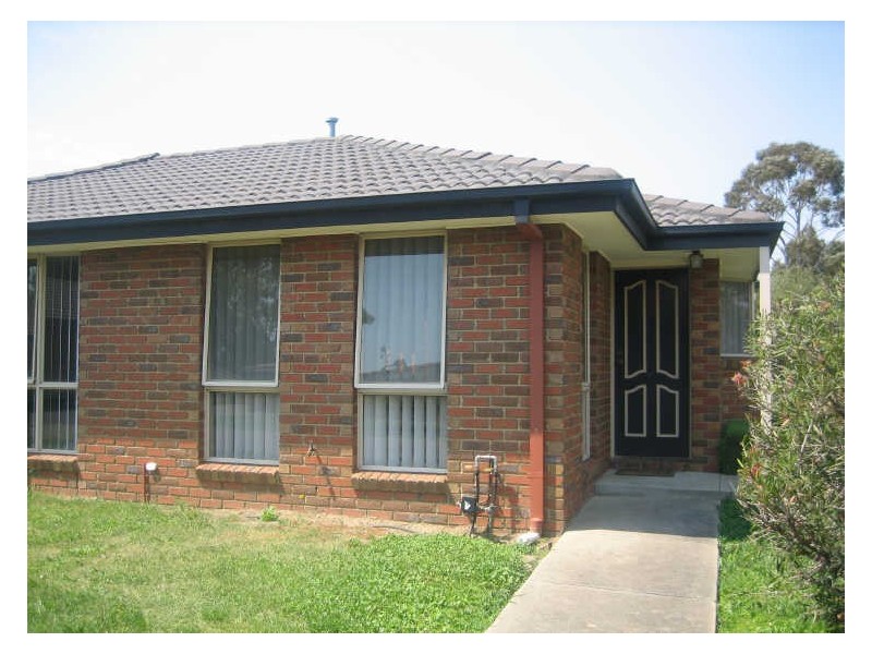 2/45-47 Bemersyde Drive, Berwick VIC 3806