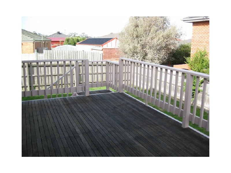 16 Kevin Close, Beaconsfield VIC 3807