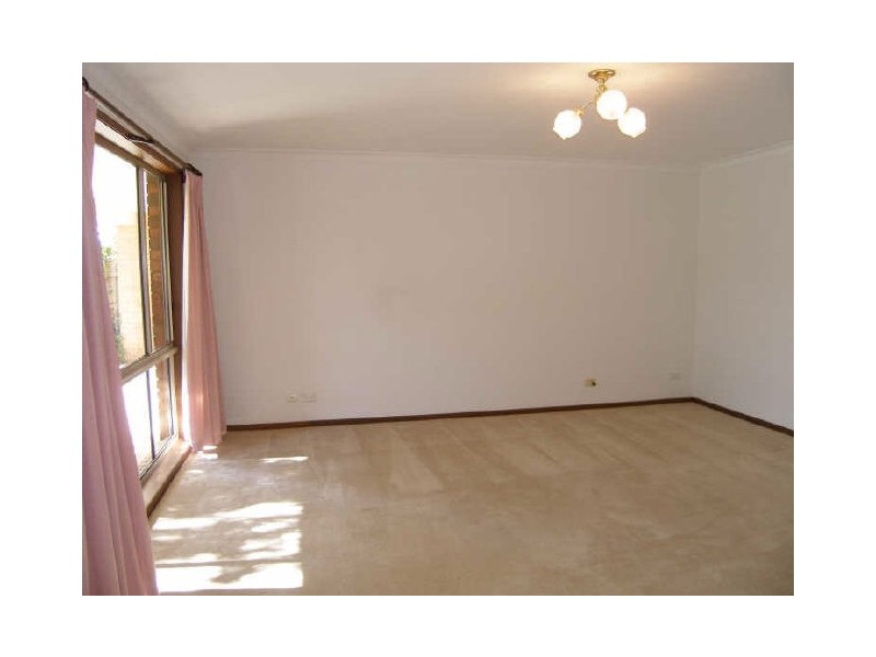 9 Neilian Retreat, Berwick VIC 3806