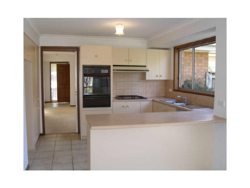 9 Neilian Retreat, Berwick VIC 3806