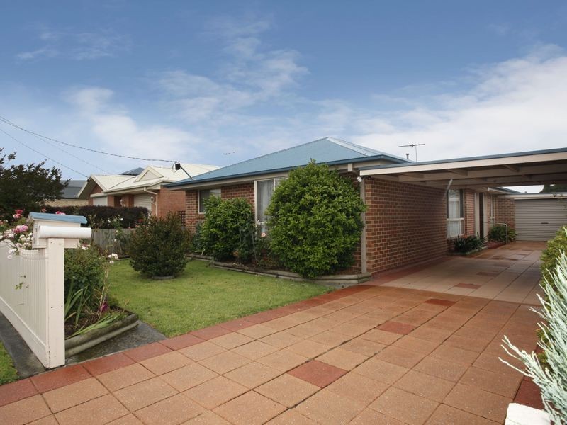 12 Railway Avenue, Beaconsfield VIC 3807