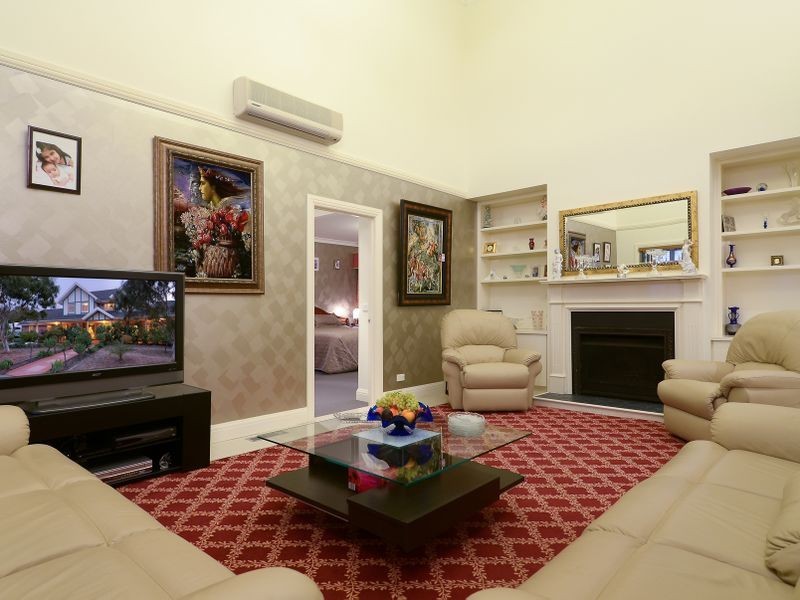 2 Classic Court, Berwick VIC 3806