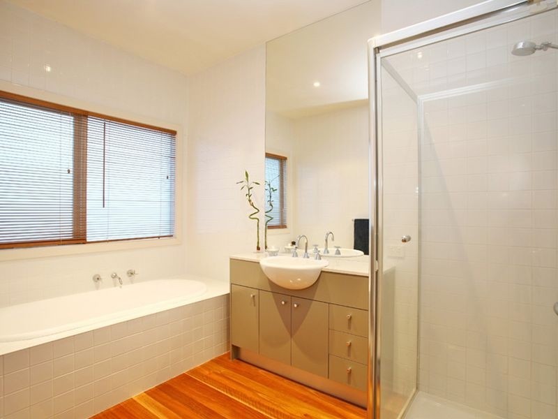 10 Glenisla Way, Berwick VIC 3806