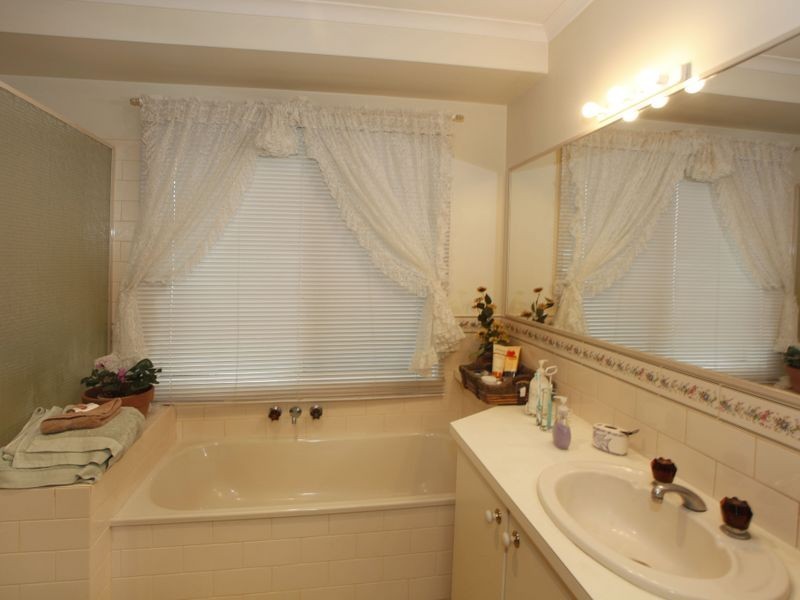 36 Coowarra Way, Berwick VIC 3806