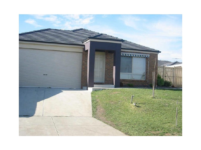 4 Marina Court, Berwick VIC 3806