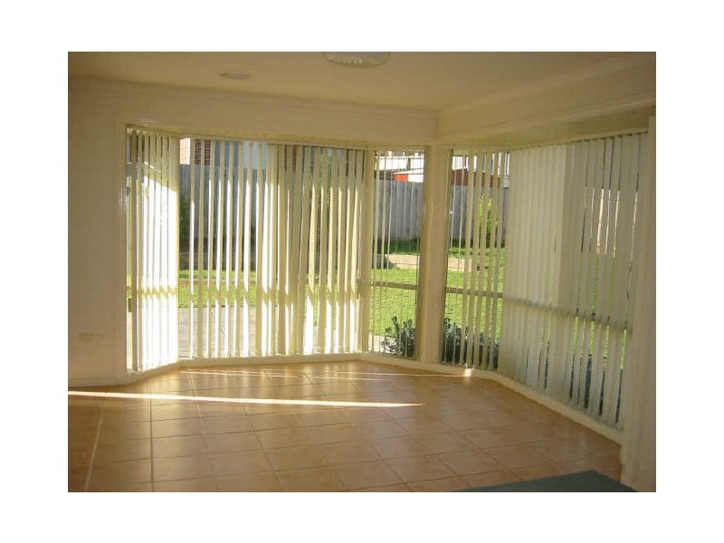 4 Marina Court, Berwick VIC 3806