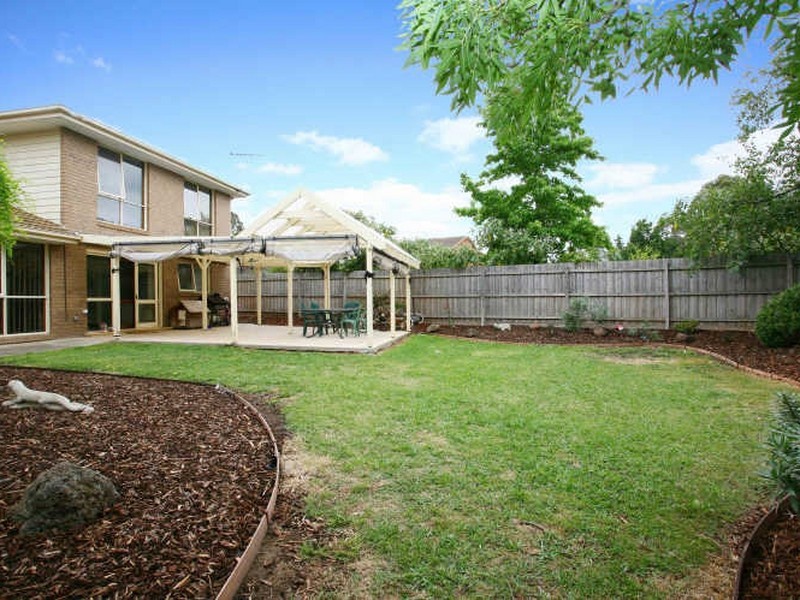 20 Bemersyde Drive, Berwick VIC 3806