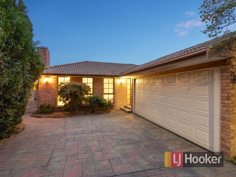 8 Maryn Close, Berwick VIC 3806