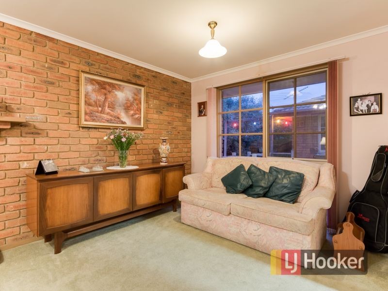 8 Maryn Close, Berwick VIC 3806