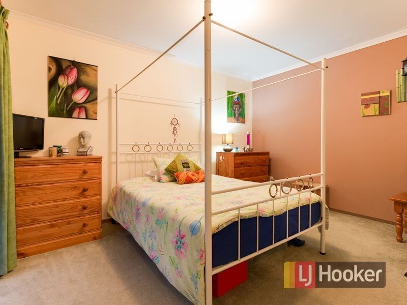 8 Maryn Close, Berwick VIC 3806