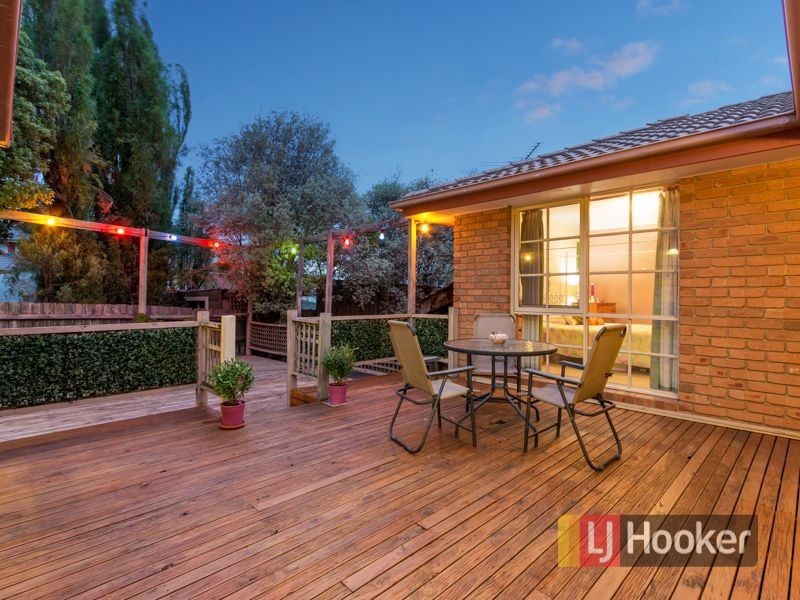 8 Maryn Close, Berwick VIC 3806