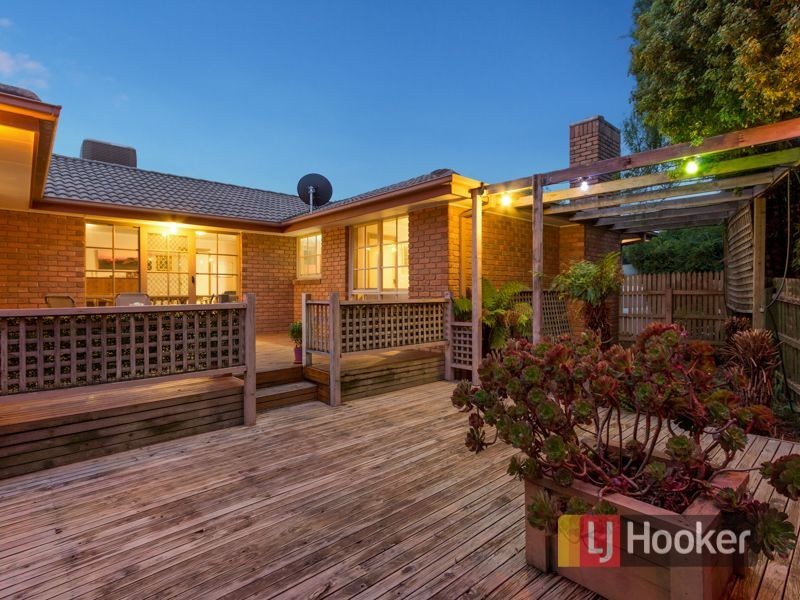 8 Maryn Close, Berwick VIC 3806