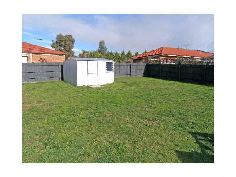 10 Sue Place, Berwick VIC 3806
