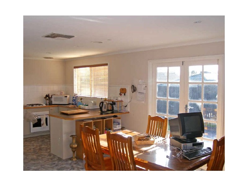 10 Sue Place, Berwick VIC 3806