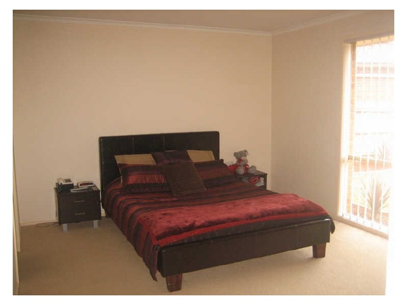 8 Jason Close, Berwick VIC 3806