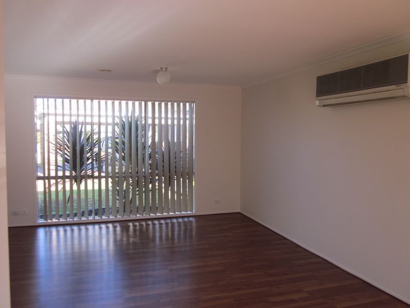 8 Jason Close, Berwick VIC 3806