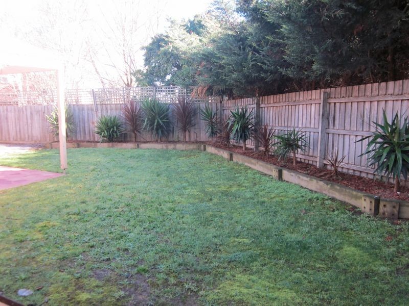 8 Jason Close, Berwick VIC 3806