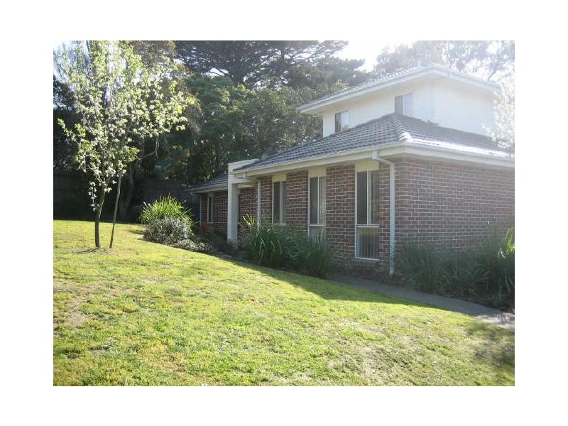 1/12-14 Harkaway Road, Berwick VIC 3806