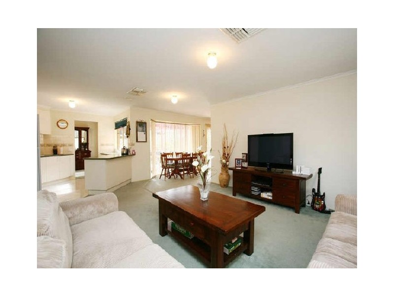 6 Golden Leaf Avenue, Narre Warren South VIC 3805