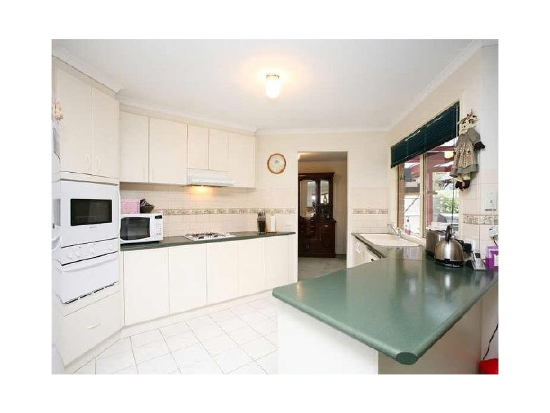 6 Golden Leaf Avenue, Narre Warren South VIC 3805