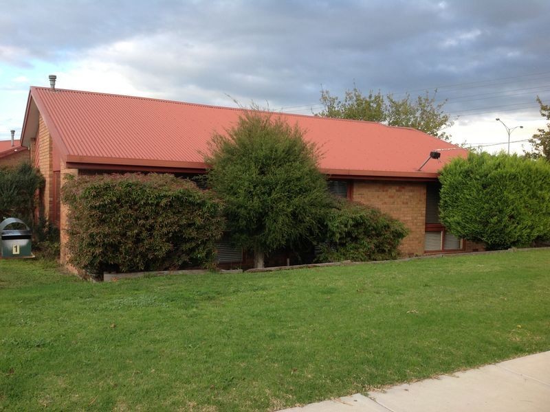 1/2 Raven Crescent, Narre Warren VIC 3805