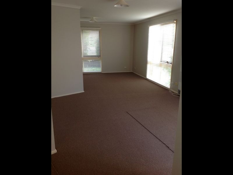 1/2 Raven Crescent, Narre Warren VIC 3805