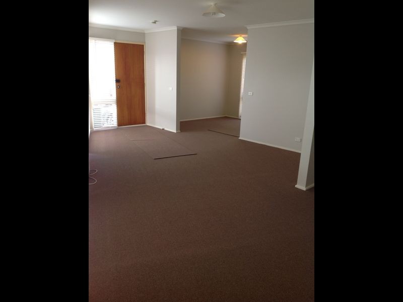 1/2 Raven Crescent, Narre Warren VIC 3805