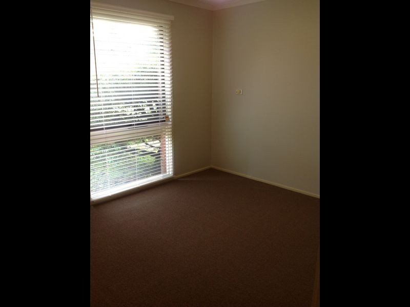 1/2 Raven Crescent, Narre Warren VIC 3805