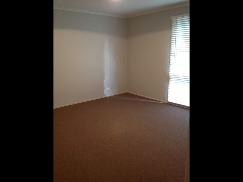 1/2 Raven Crescent, Narre Warren VIC 3805