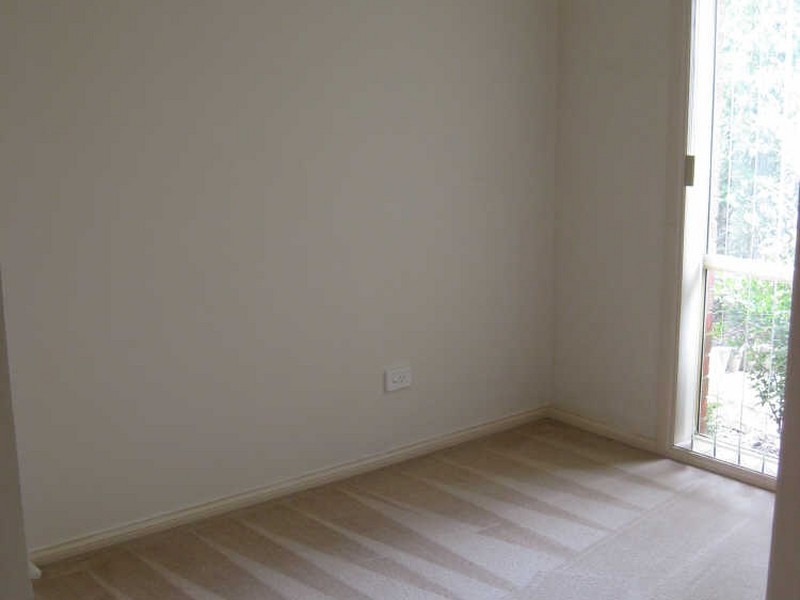 2/21 Merrijig Avenue, Cranbourne VIC 3977