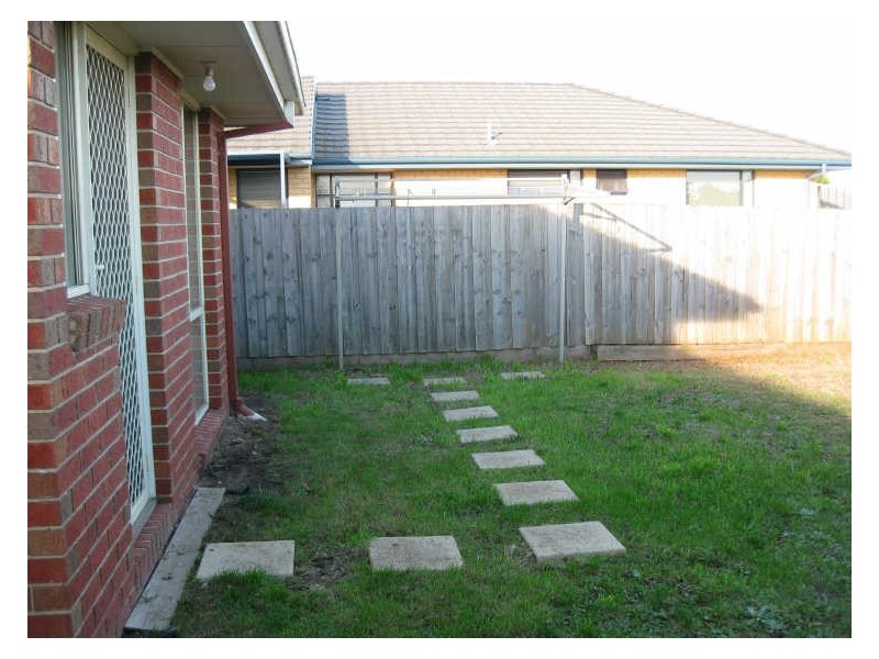 10/21 Merrijig Avenue, Cranbourne VIC 3977