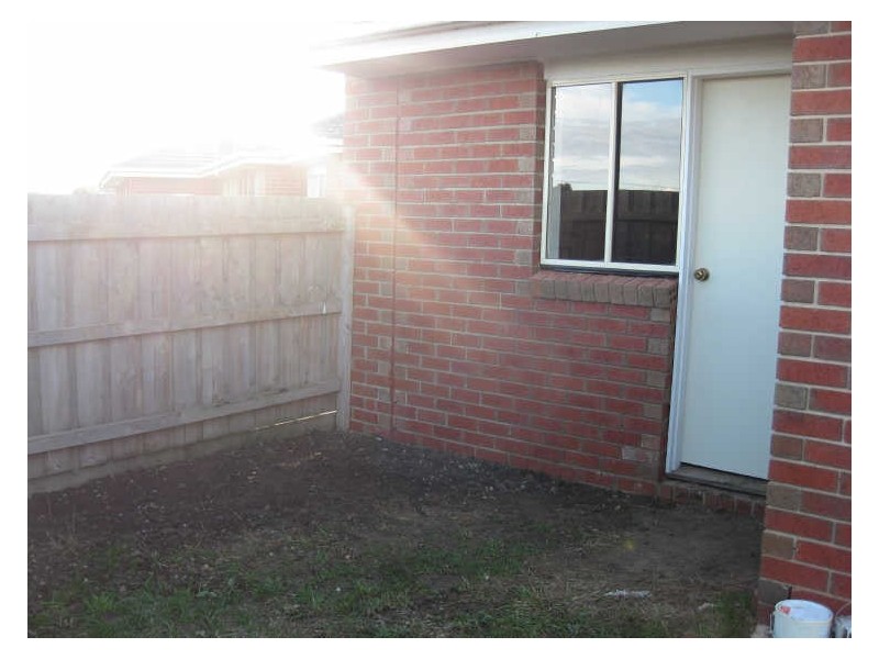 10/21 Merrijig Avenue, Cranbourne VIC 3977
