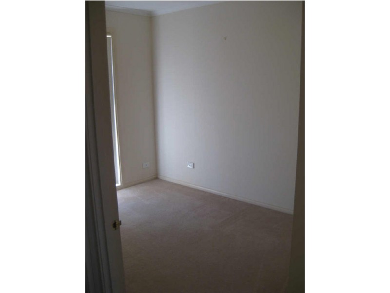 11/21 Merrijig Avenue, Cranbourne VIC 3977