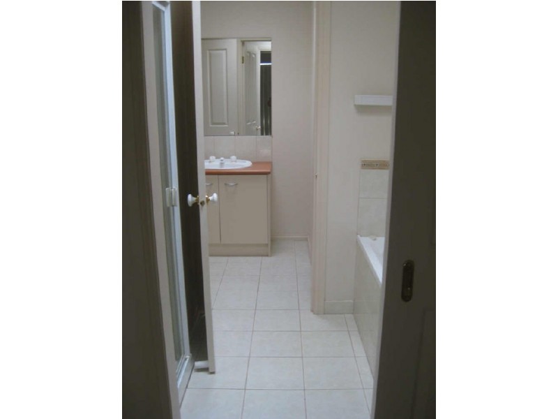 11/21 Merrijig Avenue, Cranbourne VIC 3977