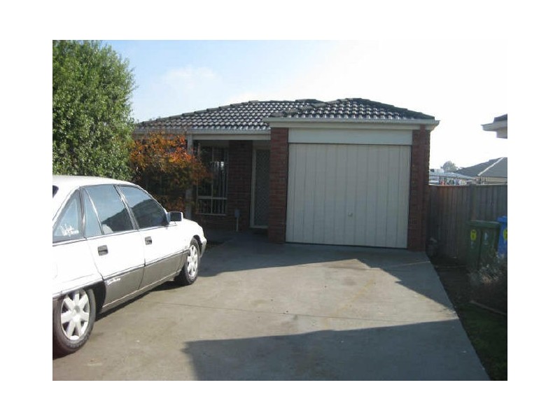 1/21 Merrijig Avenue, Cranbourne VIC 3977