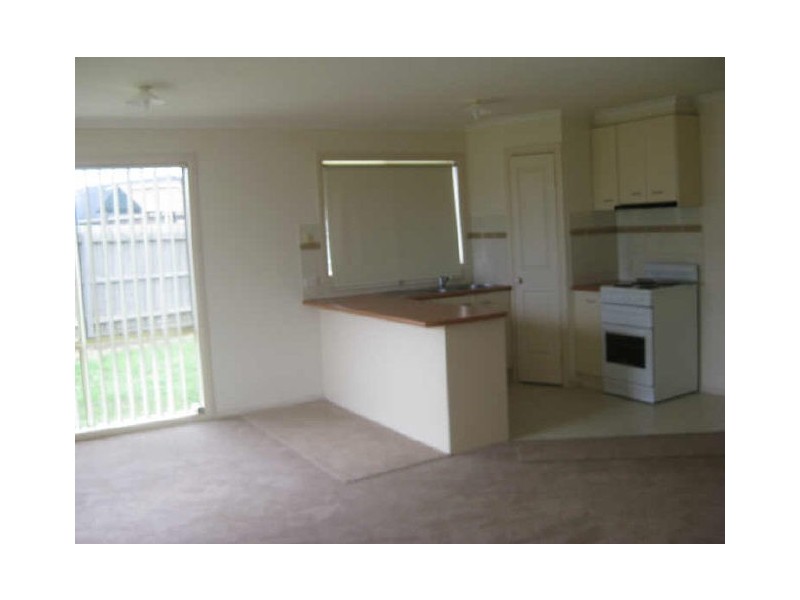 1/21 Merrijig Avenue, Cranbourne VIC 3977