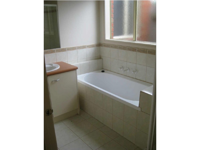 1/21 Merrijig Avenue, Cranbourne VIC 3977