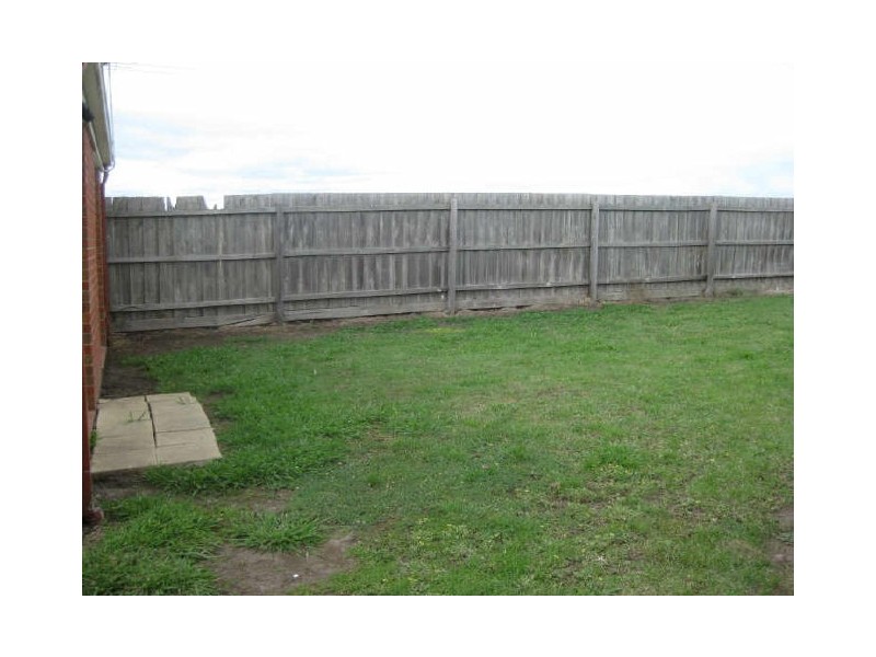 1/21 Merrijig Avenue, Cranbourne VIC 3977